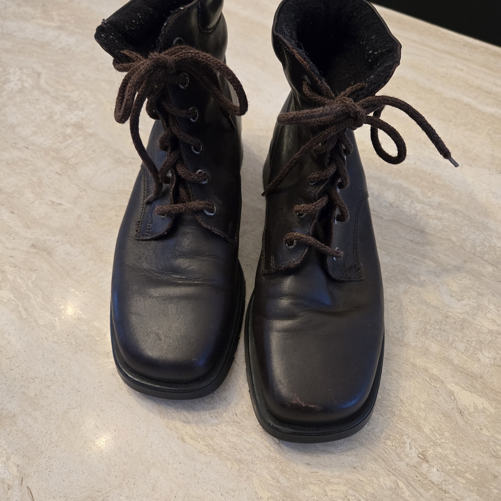 Blondo Women's Chocolate Leather Boots